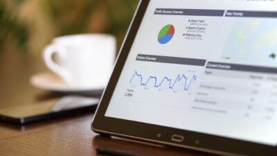 AIマーケティングとは？仕組み・活用事例・導入メリットなどを徹底解説