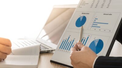 “提案書作成業務が引き継げない…”を防ぐには？資料作成の属人化が起こる理由と解決法